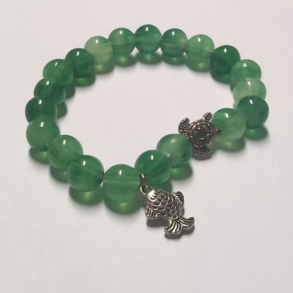 113 Green‎ Translucent Beaded Stretch Bracelet with Silver Turtle and Fish Charm - Picture 2 of 5